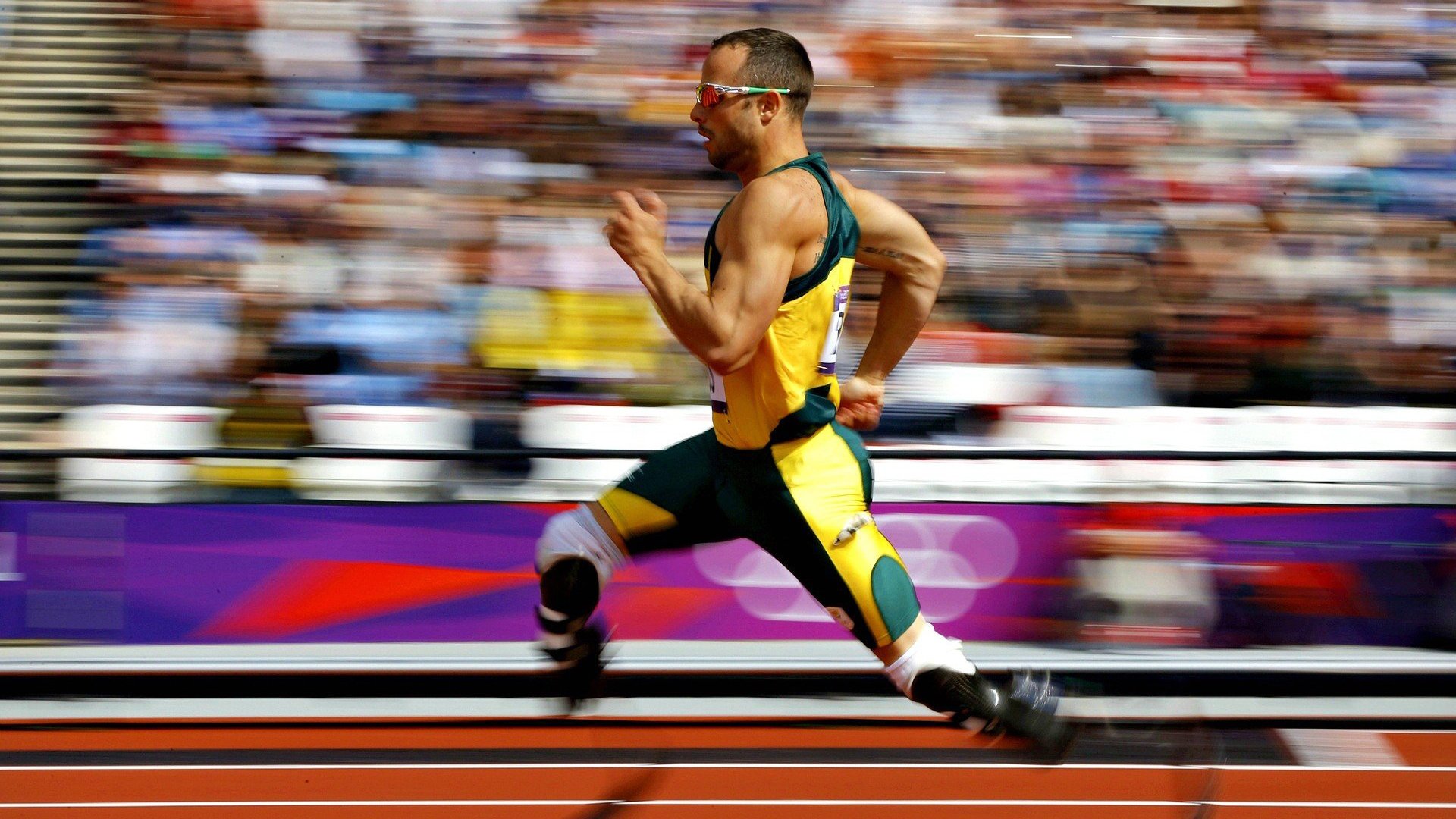 开云体育中国官网-策略制胜与团队韧性，拉塞尔领衔红牛车队完胜哈斯，诠释赛道上的唯一性